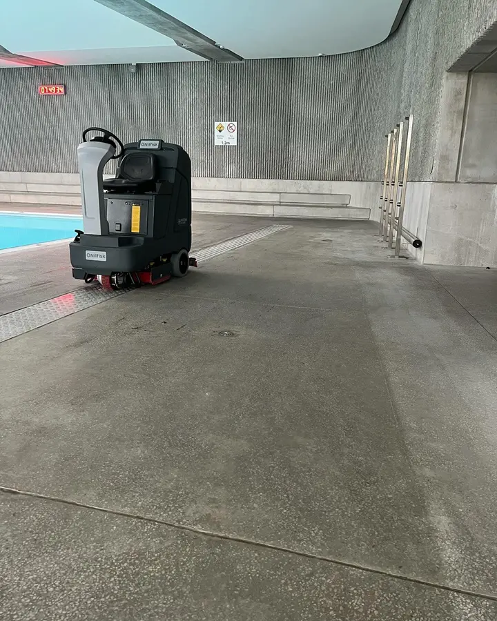 ride on floor scrubber